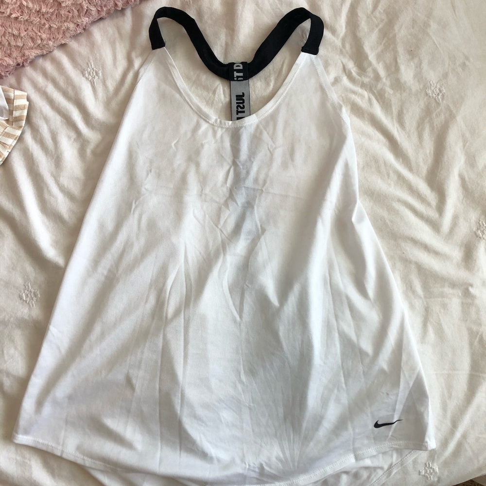 Nike Women’s white workout tank top size large